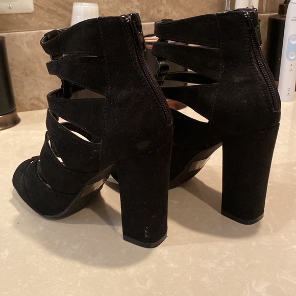 Open toe caged heel - Picture 4 of 5